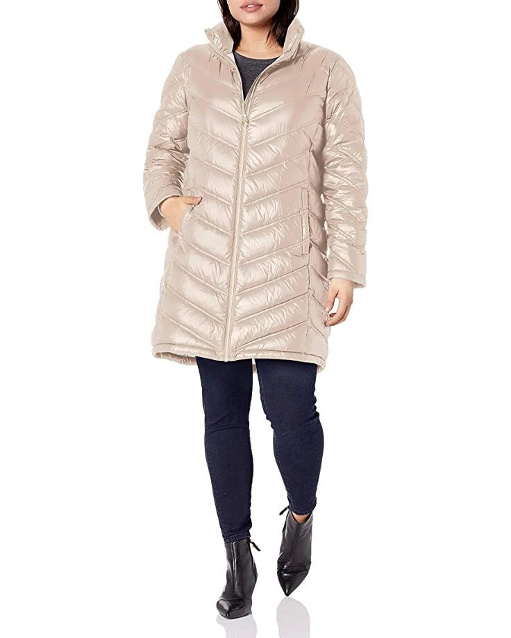 Calvin Klein Women's Hooded Chevron Packable Down Jacket (Standard and Plus) | Coats & Outerwear 5 Calvin Klein Women's Hooded Chevron Packable Down Jacket (Standard and Plus) | Coats & Outerwear - Image 5